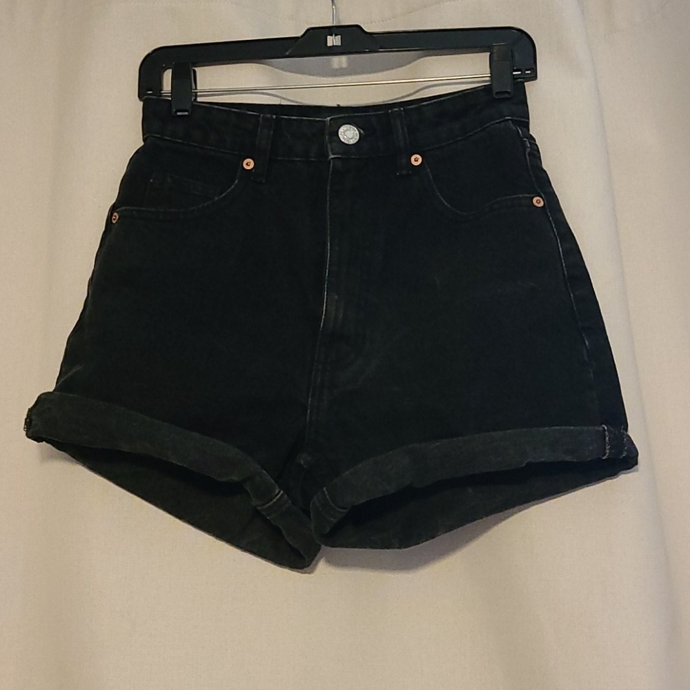 Black Mom Shorts🖤